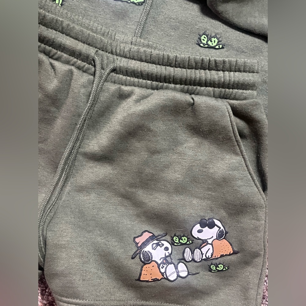 Peanuts Snoopy 2pc Hoodie & Shorts Set Olive Green Desert Motel - Picture 5 of 12